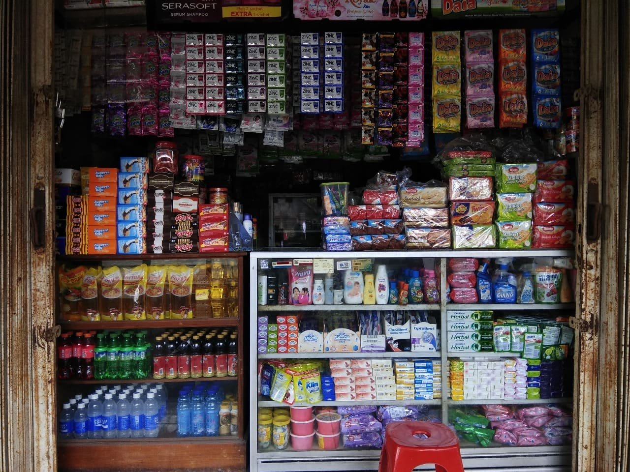 Warung sembako yang menggunakan Smart UMKM POS